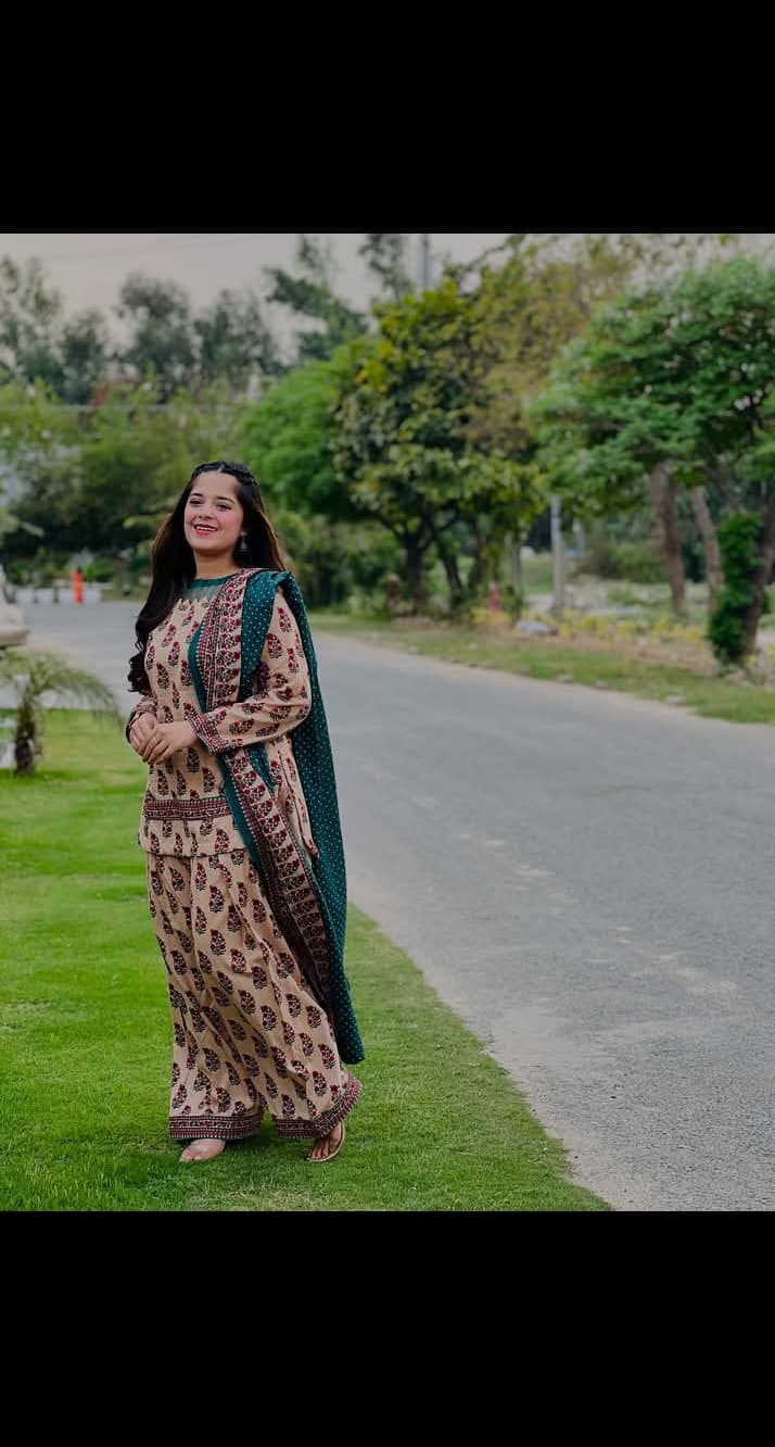 LAWN DIGITAL PRINT 3PC STITCHED FOR GIRLS